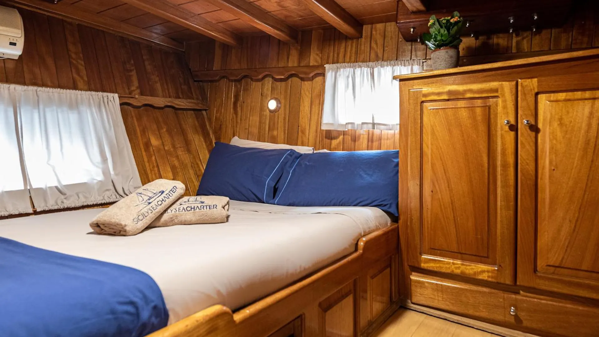 Sicily Sea Charter Caicco Hande Capo Galera Palermo 2*,  Italia